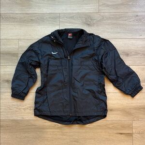 Boy's M 10/12 Black Nike Windbreaker Jacket